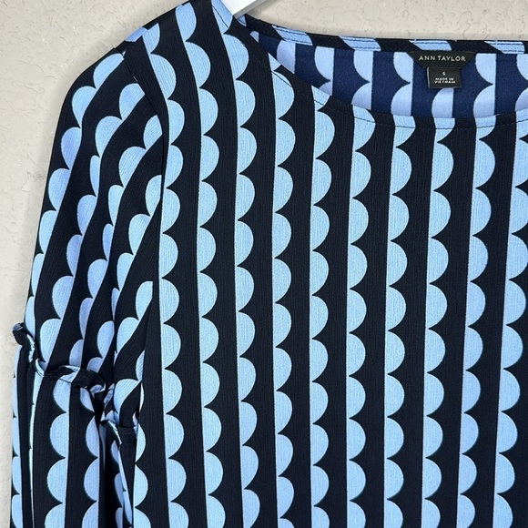 Ann Taylor Ruffle Sleeve Blouse Size Small - Picture 2 of 9